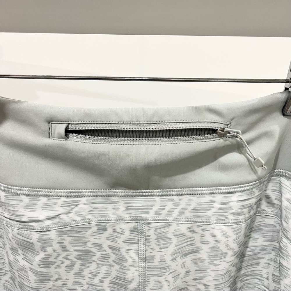 Athleta Light Gray Patterned Women's Athletic Sho… - image 6